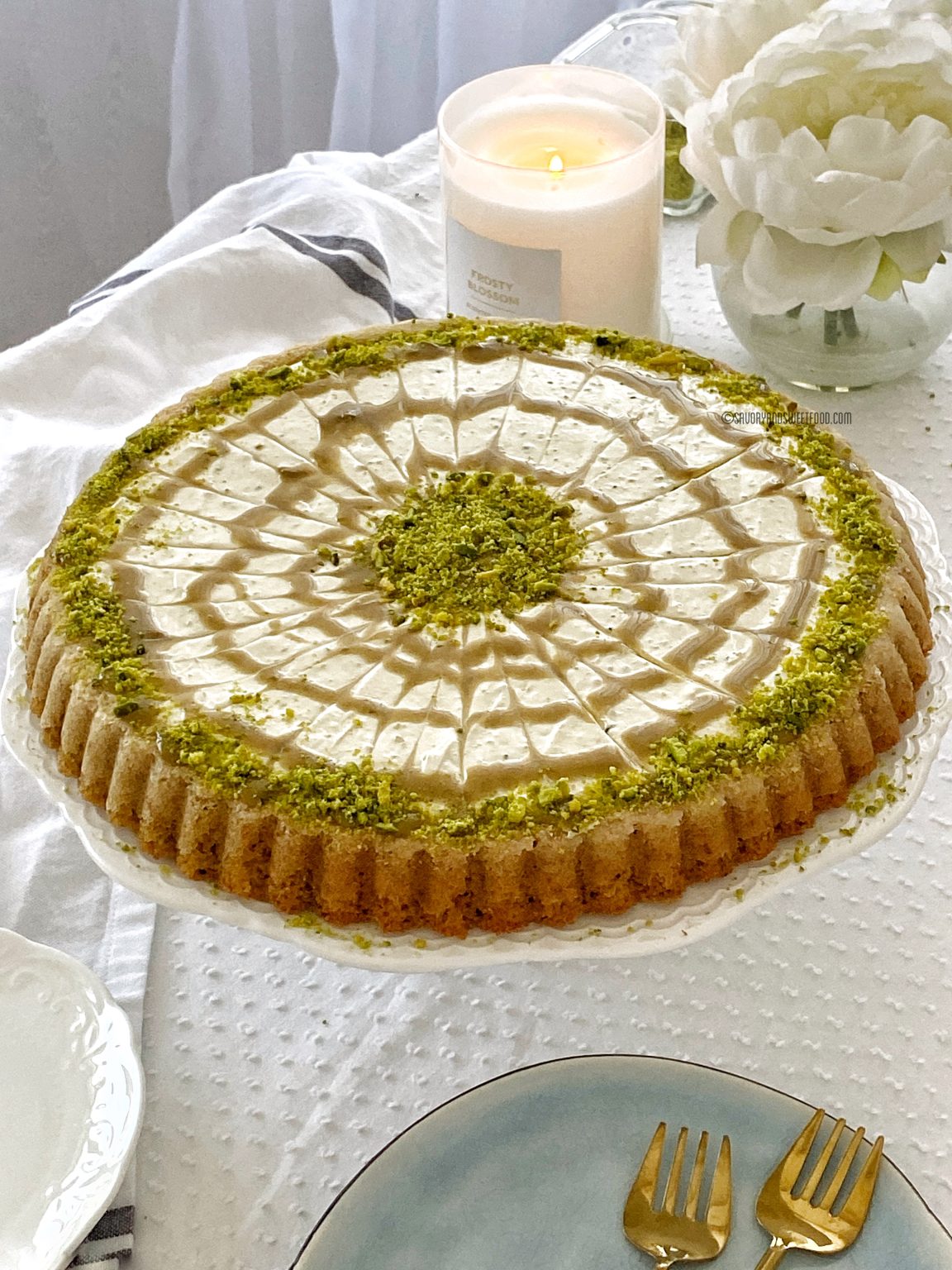 Digestive Biscuit Cake with Pistachio Pudding - Savory&SweetFood